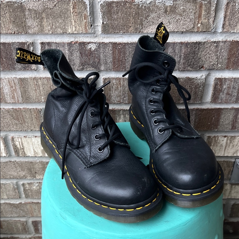 Dr. Martens ‘pascal’ soft Black Leather Boots 7